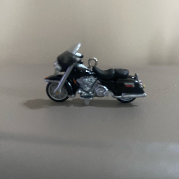 Hallmark Keepsake Ornament Harley Davidson - Picture 2 of 5